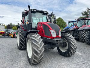 2015 Valtra N143 Hi Tec Tractor - Image 3
