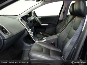 Volvo XC60 2.0 D4 SE NAV 190BHP 5dr sat Nav  Blac - Image 3
