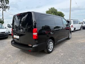 Vauxhall Vivaro - Image 2