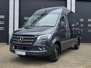 Sprinter 30 Year Premium Edition 319/36 Select A/T - Image 3
