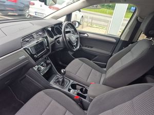 Volkswagen Touran Comfortline 1.2tsi 110HP Manual - Image 3