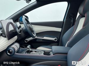 BYD ATTO 3 60kwh 204PS Design- Demo Model - Image 4