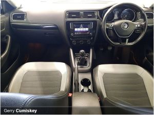 Volkswagen Jetta Highline 2.0 TDI 110HP - Image 4