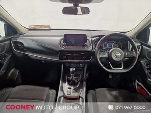Nissan QASHQAI 1.3 Hybrid SV Clearance Madness- T - Image 3