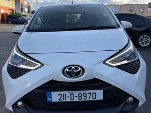 2021 Toyota Aygo 1.0 VVT-i  x play Smartphone - Image 3