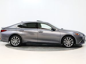 *91* 2021 Lexus ES300h - Image 2