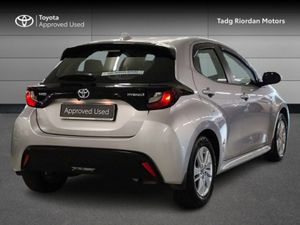 Toyota Yaris Hybrid Luna 4DR Auto - Image 2