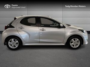 Toyota Yaris Hybrid Luna 4DR Auto - Image 3