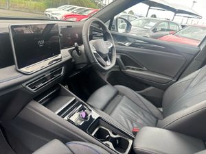 Volkswagen Tiguan R-line 75 1.5 Phev 204HP Auto - - Image 3