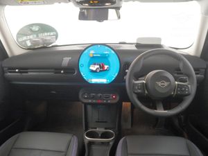 MINI HATCH Cooper C 5 Door - Image 4