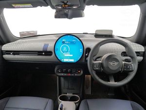 MINI HATCH Cooper C 3 Door - Image 4