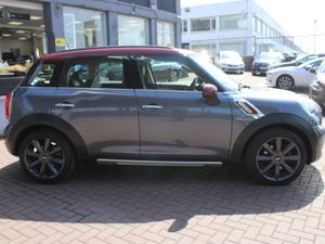 MINI COOPER 2.0D COUNTRMAN MAYFAIR EDITION AUTO - Image 3