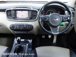 Kia Sorento Platinum 2WD - Image 2