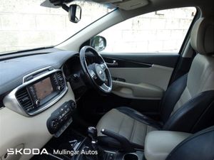Kia Sorento Platinum 2WD - Image 4