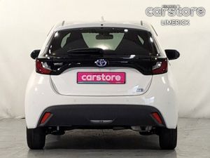 Toyota Yaris 1.5 PET HYB Auto - Image 4