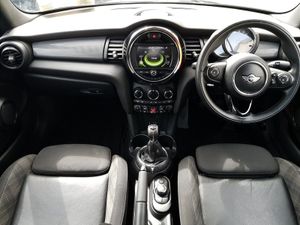 MINI Cooper Cooper D - Image 4