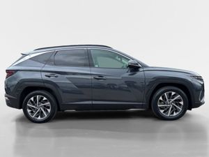 Hyundai Tucson 2WD Executive Plus - Image 2