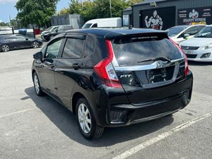2014 HONDA FIT 1.5L HYBRID LOW MILEAGE - Image 4