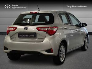 Toyota Yaris Hybrid 5DR Aura - Image 2