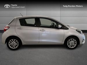 Toyota Yaris Hybrid 5DR Aura - Image 3