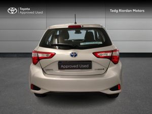 Toyota Yaris Hybrid 5DR Aura - Image 4