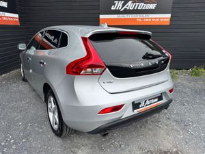 Volvo V40 1.6 T4 Auto 5DR - Image 4