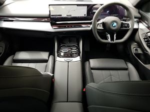 BMW 5 Series 530e M Sport - Image 4