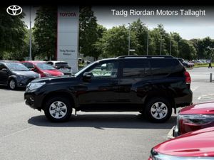 Toyota Land Cruiser MANUAL COMMERCIAL WITH VAT - Image 4