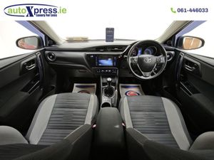 Toyota Auris 1.2t Luna Reversing Camera - Image 2