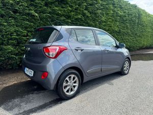 Hyundai i10 2016 DELUXE LOW MILEAGE - Image 3