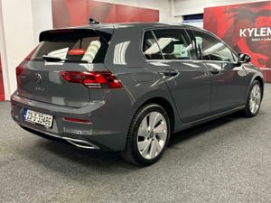 Volkswagen Golf MANUAL 2.0 TDI - STYLE EDITION - U - Image 4