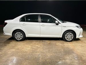 Toyota Corolla HYBRID AXIO MODEL - PUSHSTART - REV - Image 3