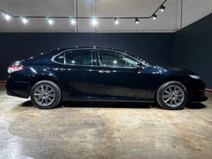 Toyota Camry 2.5 AUTOMATIC HYBRID - UPGRADED ALLOY - Image 3