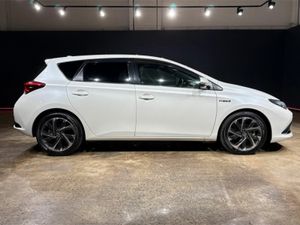 Toyota Auris 1.8 HYBRID AUTOMATIC - UPGRADED ALLOY - Image 3