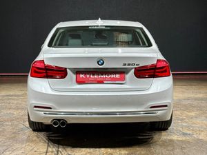 BMW 3-Series 330e LUXURY iPERFORMANCE - FULL BLACK - Image 4