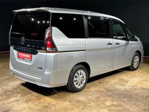 Nissan Serena 2.0 HYBRID S - AUTOMATIC - Image 4