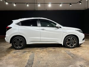 Honda Vezel 1.5 HYBRID AUTOMATIC - REVERSE CAMERA - Image 3