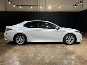 Toyota Camry 2.5 HYBRID AUTOMATIC - FULL BLACK LEA - Image 3