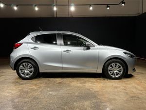 Mazda Mazda2 1.5 AUTOMATIC - LOW MILEAGE - REVERSE - Image 3