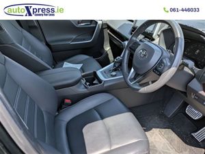 Toyota Rav4 2.5 4WD Hybrid Automatic  Reversing C - Image 2