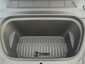 Tesla Model Y Rear Wheel Drive - Image 3