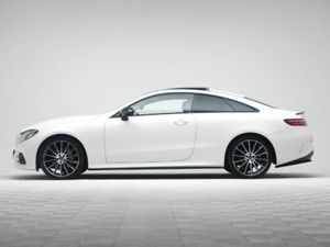 Mercedes-Benz E-Class E220d AMG Line Coupe  pan R - Image 4