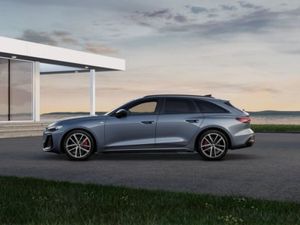 Audi A5 Avant 40tdi 204BHP Edition ONE S-line Aut - Image 4