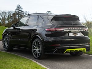 Porsche Cayenne TURBO S  2020 670BHP 4.0 V8 Hybrid - Image 4