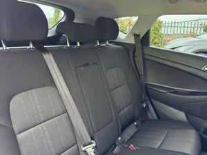 Hyundai Tucson 2017 premium model - Image 3