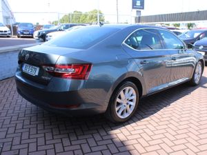 SKODA SUPERB 2.0 TDI STYLE 150BHP 5DR HATCHBACK - Image 4