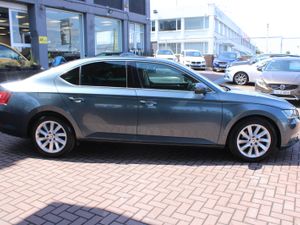 SKODA SUPERB 2.0 TDI STYLE 150BHP 5DR HATCHBACK - Image 3