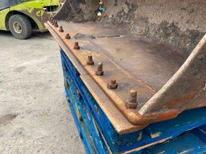 60" RHINOX GRADING BUCKET.....45mm PINS.....689. - Image 4