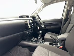 Toyota HiLux 2.4 DLX Double CAB  price EV Vat   1 - Image 4