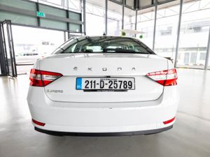 Skoda Superb STYLE 2.0 TDI 150HP 5DR - Image 4